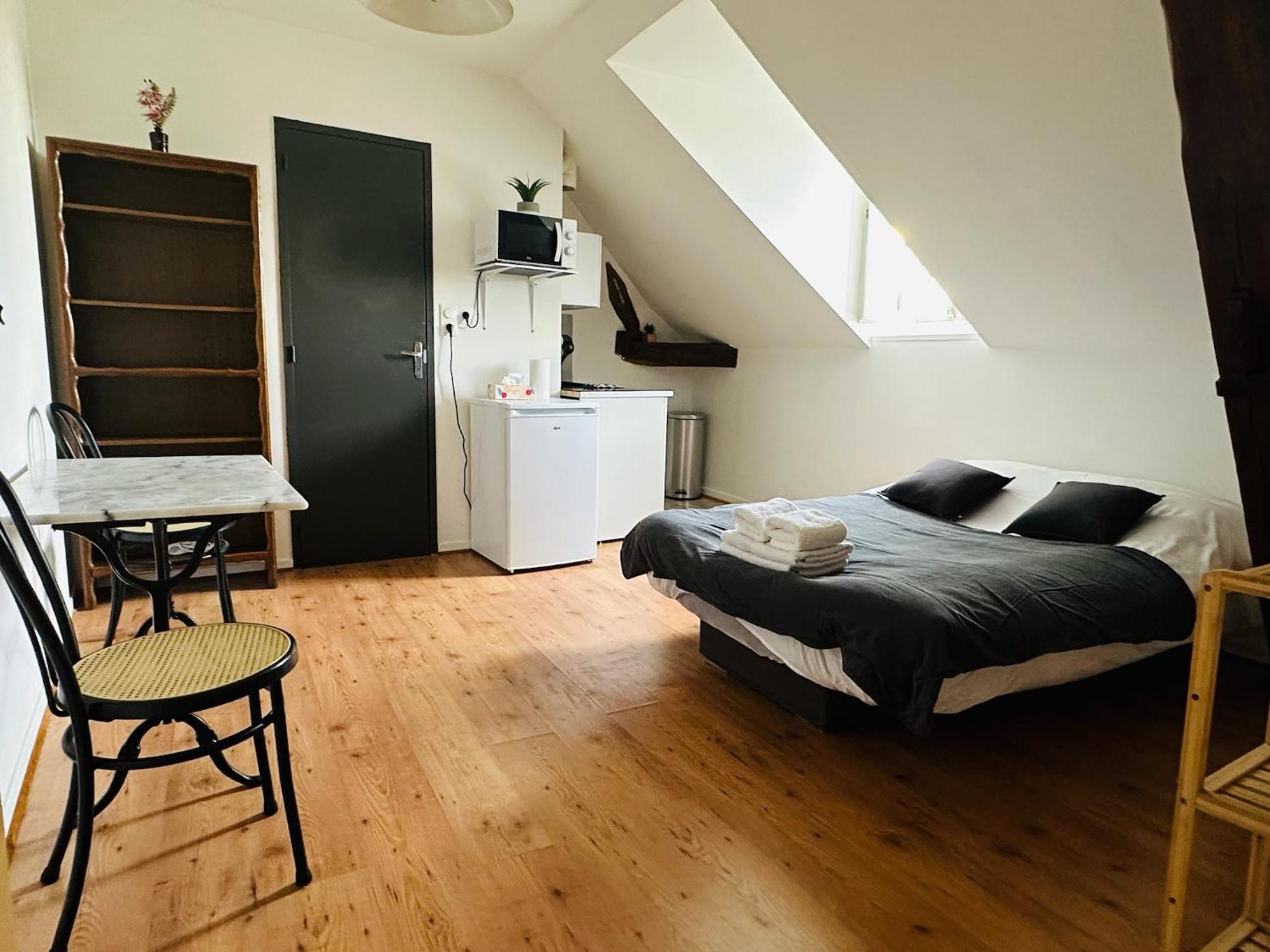 Studio 12 Proche Centre Ville Avec Wifi Parking Труа Экстерьер фото